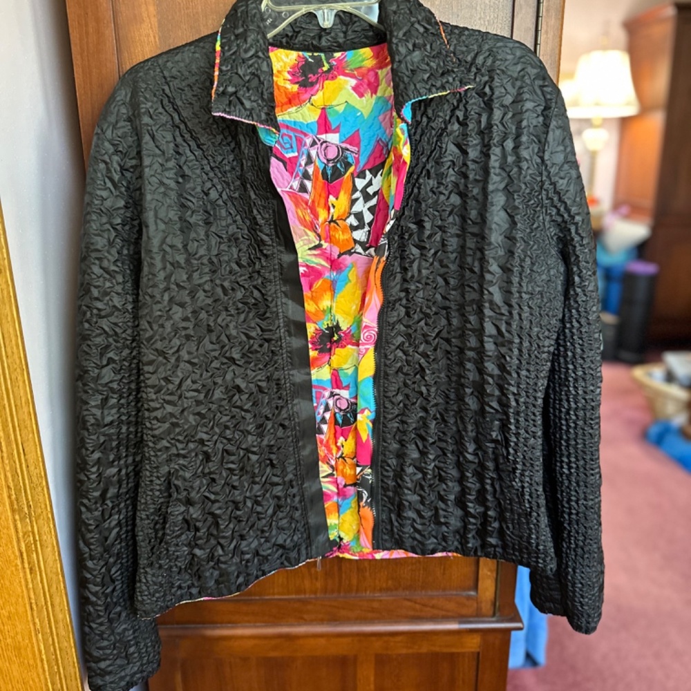 Reversible zip up Jacket! - Picture 2 of 9